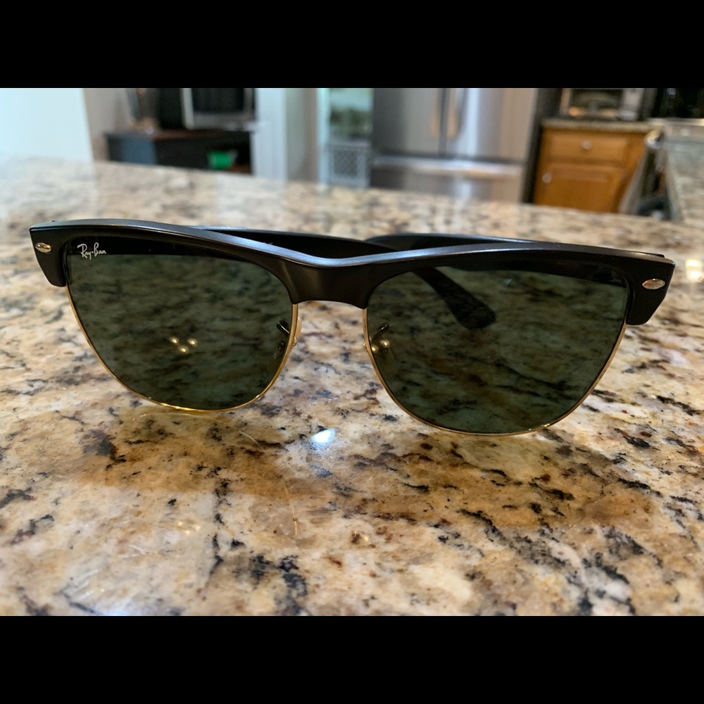 Oversized Ray-Ban Black Club Masters